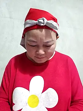 Snapshot of yoowwmr chatting on December 5, 2025, 2:00 am yoowwmr online show from December 5, 2025, 2:00 am