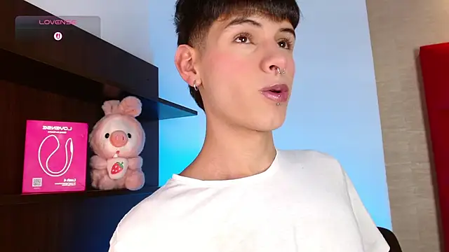 Ezra Storm online show from December 2, 2025, 5:20 am