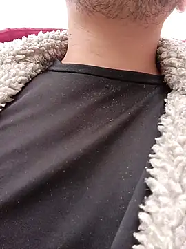 Andreshot911 online show from November 12, 2025, 6:45 pm