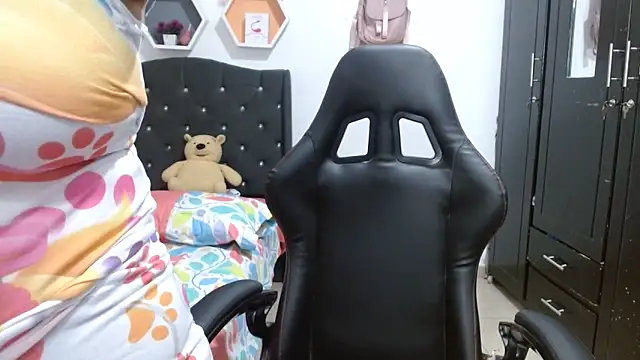 cristydirtyhot online show from March 18, 2026, 2:41 pm