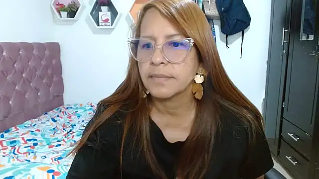 cristydirtyhot online show from April 26, 2026, 10:23 am