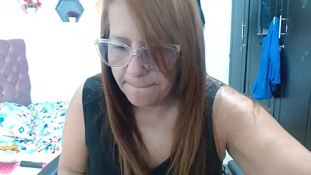 cristydirtyhot online show from April 22, 2026, 11:17 am