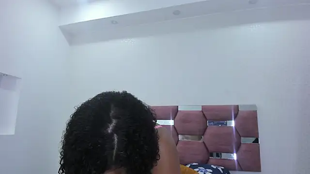 Snapshot of MiiaSmith__ chatting on November 20, 2025, 9:15 pm MiiaSmith online show from November 20, 2025, 9:15 pm