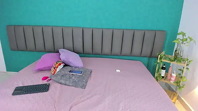 Snapshot of MiiaSmith__ chatting on October 12, 2025, 9:49 pm MiiaSmith online show from October 12, 2025, 9:49 pm