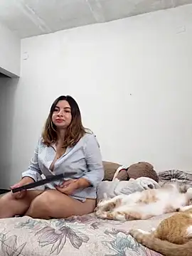 Snapshot of ADHARAMILLER__1111 chatting on February 10, 2026, 10:03 am ADHARAMILLER 1111 online show from February 10, 2026, 10:03 am