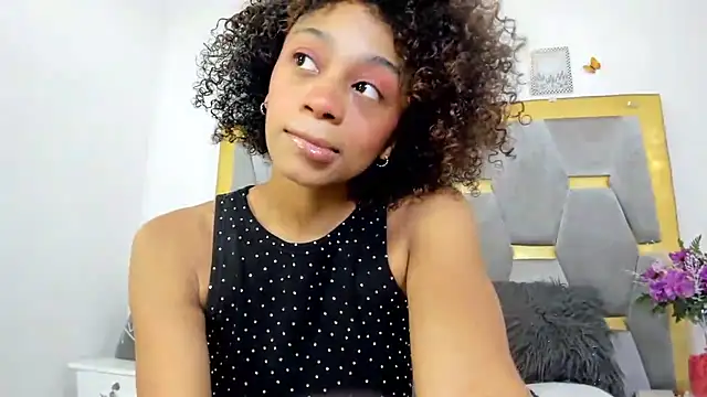 Snapshot of AliyahBrowns chatting on October 19, 2025, 10:56 pm AliyahBrowns online show from October 19, 2025, 10:56 pm