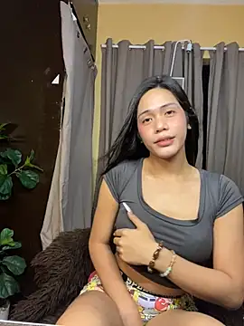 Snapshot of Candicebloom chatting on June 18, 2026, 2:11 pm Candicebloom online show from June 18, 2026, 2:11 pm