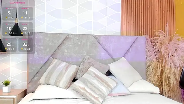 Jade Whisper online show from February 3, 2026, 1:27 am