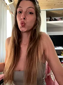 irisdollbb online show from September 25, 2025, 1:06 pm