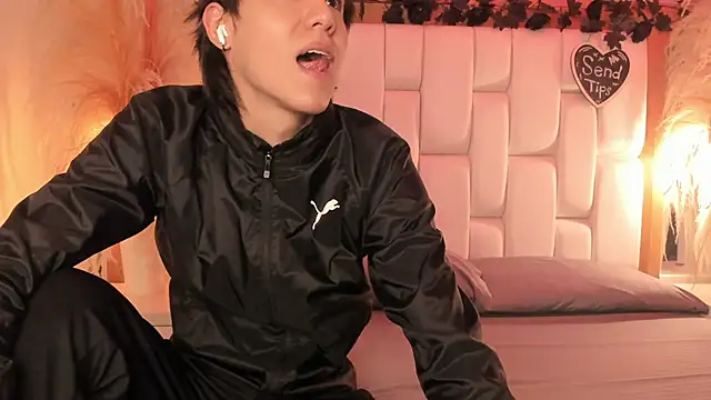 Daphne And Roger online show from March 3, 2026, 11:17 am