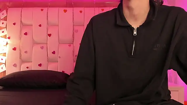 Daphne And Roger online show from February 21, 2026, 11:01 am