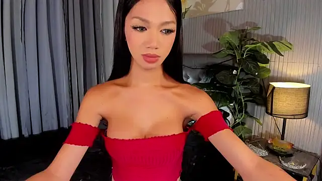 HugeCocoCock online show from June 17, 2026, 8:19 pm