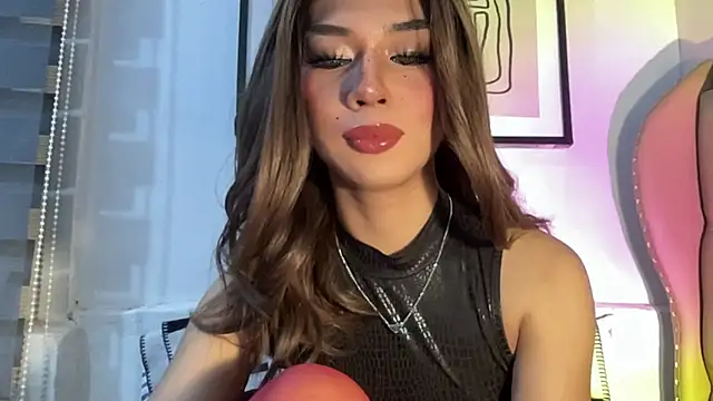 Snapshot of solana_imani chatting on October 23, 2025, 4:49 pm solana imani online show from October 23, 2025, 4:49 pm