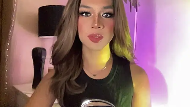 Snapshot of solana_imani chatting on November 22, 2025, 11:20 am solana imani online show from November 22, 2025, 11:20 am