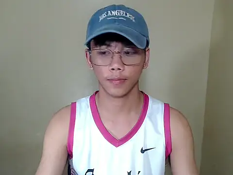 Snapshot of ynotyu chatting on November 10, 2025, 5:18 pm ynotyu online show from November 10, 2025, 5:18 pm