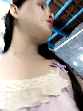 Okleotina online show from October 3, 2025, 3:52 am