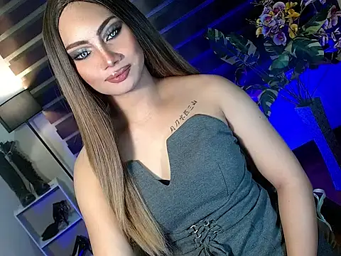 Snapshot of Bella_subhunterx chatting on November 22, 2025, 8:13 am Bella subhunterx online show from November 22, 2025, 8:13 am