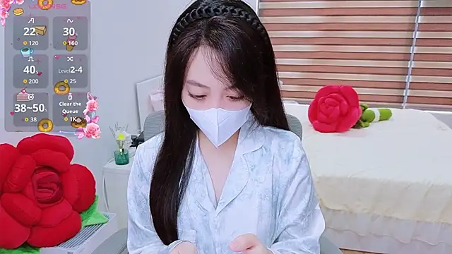 -MinaYoung- online show from November 5, 2025, 8:28 am