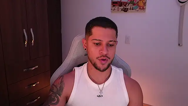 domsantiago  online show from February 13, 2026, 3:06 am