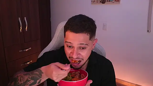 domsantiago  online show from March 10, 2026, 3:32 am