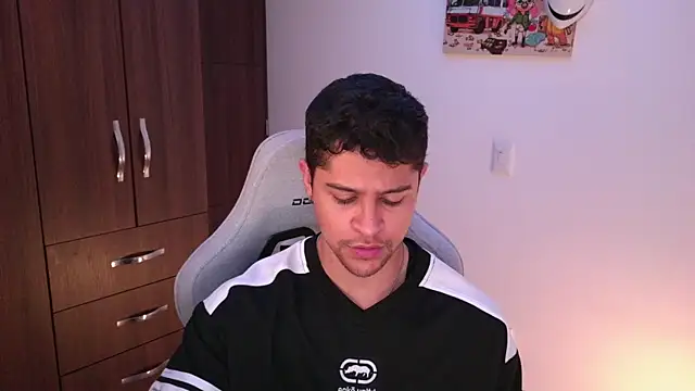 domsantiago  online show from November 14, 2025, 12:03 am