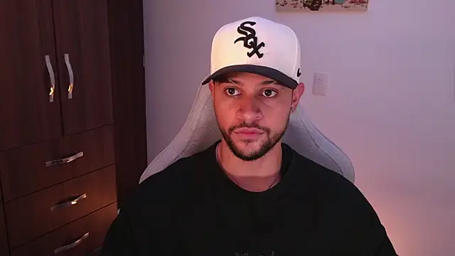 domsantiago  online show from March 4, 2026, 2:41 am