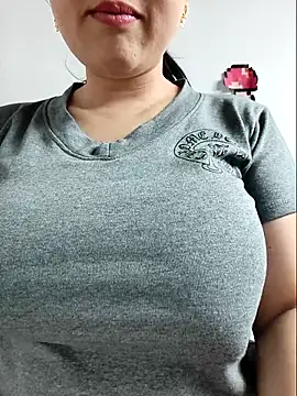 Shiny Babe online show from March 19, 2026, 5:51 am