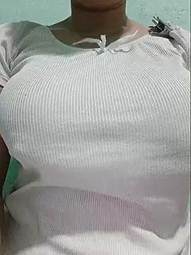 Snapshot of Shiny_Babe chatting on June 29, 2026, 7:59 am Shiny Babe online show from June 29, 2026, 7:59 am