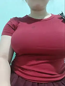 Snapshot of Shiny_Babe chatting on July 18, 2026, 7:06 am Shiny Babe online show from July 18, 2026, 7:06 am