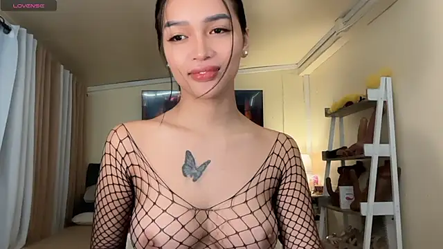 Snapshot of _agatha143_ chatting on June 13, 2026, 2:42 am agatha143 online show from June 13, 2026, 2:42 am