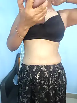 mahidarling0606 online show from December 15, 2025, 3:51 pm