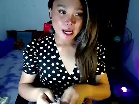 Snapshot of Urassiansweetcummer chatting on April 14, 2026, 4:45 pm Urassiansweetcummer online show from April 14, 2026, 4:45 pm