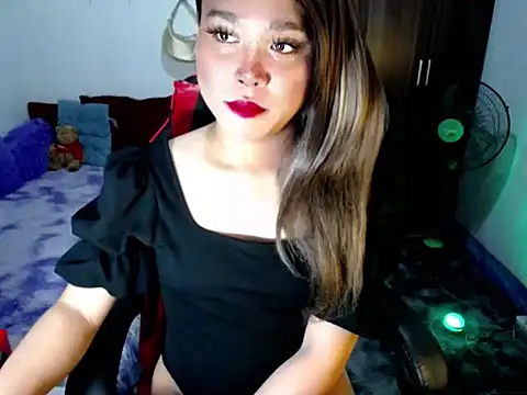 Snapshot of Urassiansweetcummer chatting on March 18, 2026, 3:20 am Urassiansweetcummer online show from March 18, 2026, 3:20 am