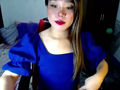 Urassiansweetcummer online show from October 9, 2025, 2:23 am