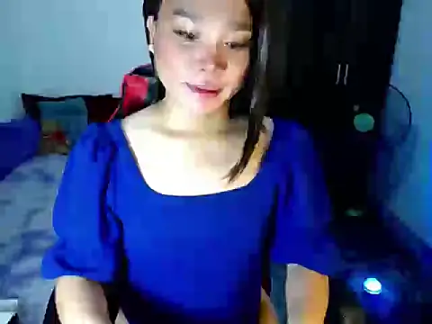 Snapshot of Urassiansweetcummer chatting on April 25, 2026, 2:25 am Urassiansweetcummer online show from April 25, 2026, 2:25 am