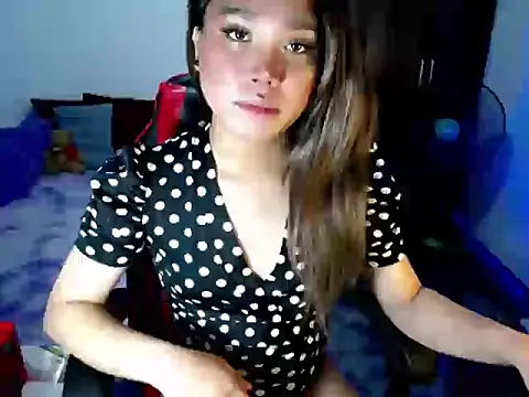 Snapshot of Urassiansweetcummer chatting on March 10, 2026, 2:37 am Urassiansweetcummer online show from March 10, 2026, 2:37 am