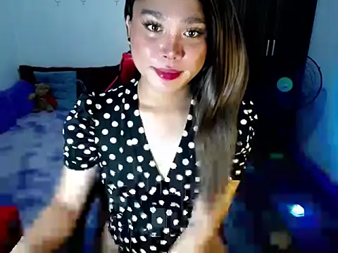 Snapshot of Urassiansweetcummer chatting on March 27, 2026, 10:27 am Urassiansweetcummer online show from March 27, 2026, 10:27 am