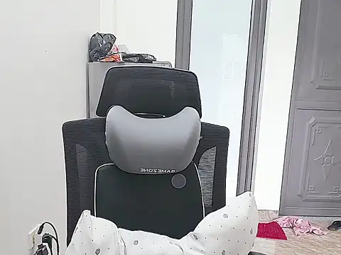 Snapshot of Shulee21 chatting on October 8, 2025, 2:13 am Shulee21 online show from October 8, 2025, 2:13 am