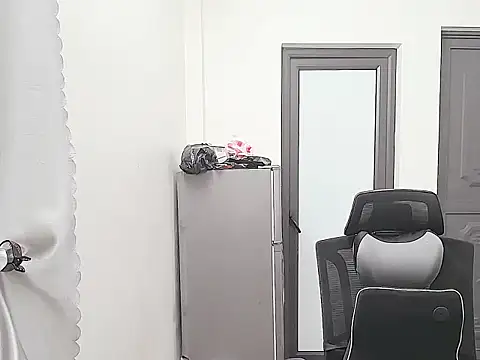 Snapshot of Shulee21 chatting on October 7, 2025, 2:12 am Shulee21 online show from October 7, 2025, 2:12 am