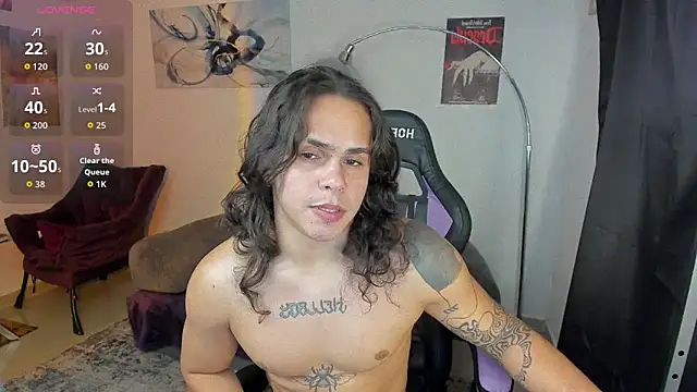 Snapshot of Maximiliano_scoott__ chatting on June 1, 2026, 12:11 am Maximiliano scoott online show from June 1, 2026, 12:11 am