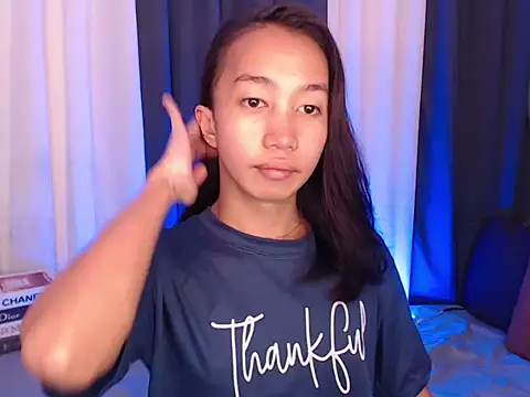 Snapshot of Sweet_kittyxx chatting on February 24, 2026, 4:02 am Sweet kittyxx online show from February 24, 2026, 4:02 am