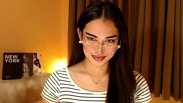 Snapshot of magnificent_kitana chatting on October 19, 2025, 1:25 pm magnificent kitana online show from October 19, 2025, 1:25 pm