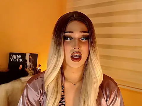 Snapshot of magnificent_kitana chatting on November 13, 2025, 9:35 am magnificent kitana online show from November 13, 2025, 9:35 am