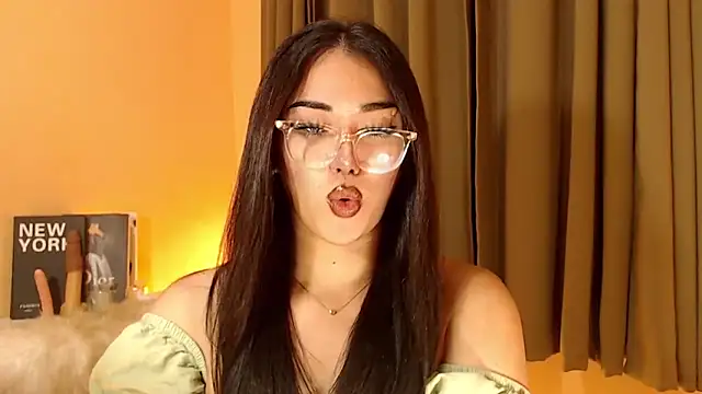 Snapshot of magnificent_kitana chatting on October 21, 2025, 11:53 am magnificent kitana online show from October 21, 2025, 11:53 am