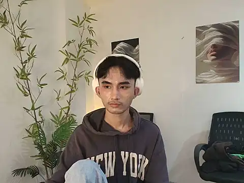 Snapshot of twink_pinoy chatting on June 25, 2026, 9:03 am twink pinoy online show from June 25, 2026, 9:03 am