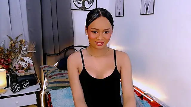 Snapshot of Zialustts chatting on October 18, 2025, 7:05 pm Zialustts online show from October 18, 2025, 7:05 pm