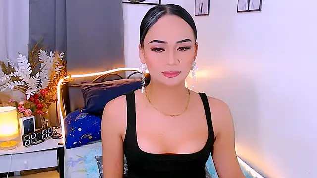 Snapshot of Zialustts chatting on November 30, 2025, 2:01 am Zialustts online show from November 30, 2025, 2:01 am