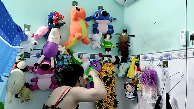 emgaixinhngoan online show from October 28, 2025, 11:36 pm