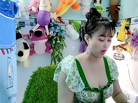 emgaixinhngoan online show from October 19, 2025, 12:41 pm