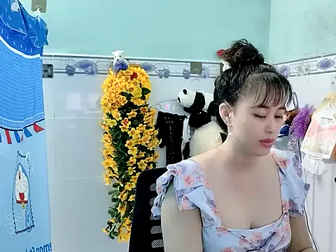 emgaixinhngoan online show from October 4, 2025, 4:30 pm